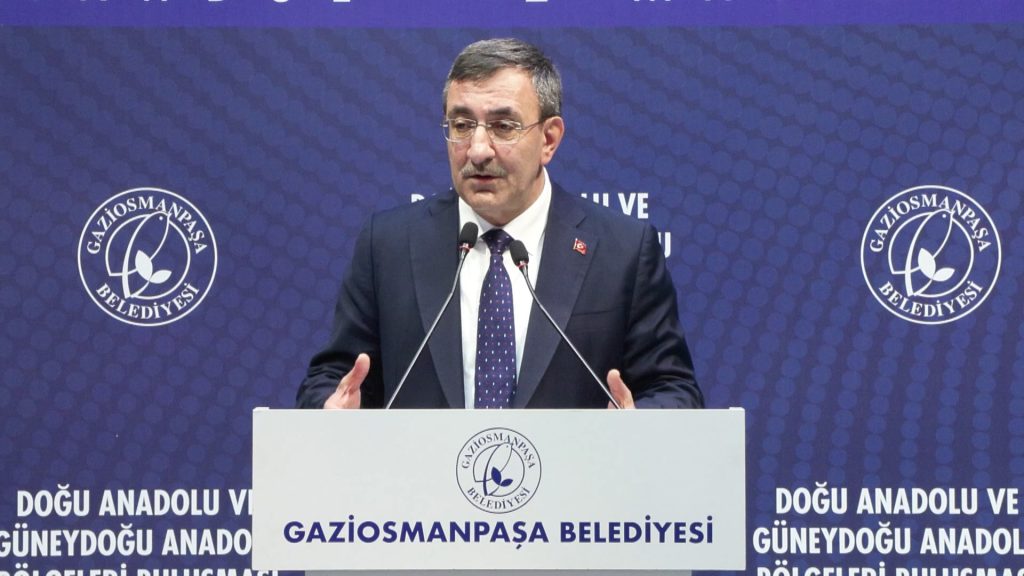 Cumhurbaşkanı Yardımcısı Yılmaz: Türkiye’yi çatışmalardan, ateşten uzak tutuyoruz cumhurbaskani-yardimcisi-yilmaz-turkiyeyi-catismalardan-atesten-uzak-tutuyoruz-pNDa8kws.jpg