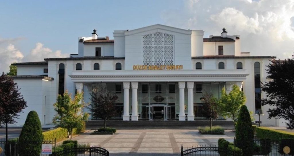 Düzce’de staj vurgunu operasyonu: 12 kişi gözaltına alındı duzcede-staj-vurgunu-operasyonu-12-kisi-gozaltina-alindi-luhLOhcX.jpg