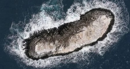 En tehlikeli bölgede yeni bir ada keşfedildi
