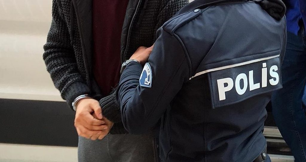 feto-uyesi-firari-2-hukumlu-yakalandi-MDet4KAF.jpg
