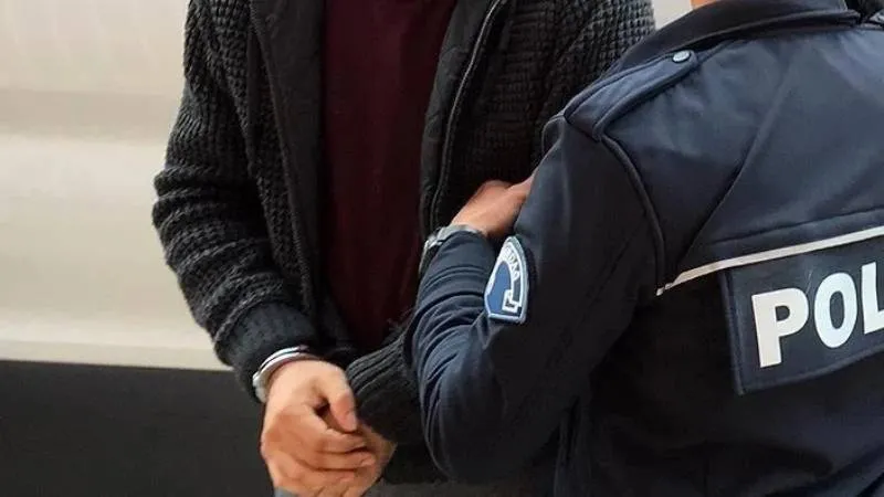 İş insanlarına zorla çek imzalatan suç örgütüne operasyon; 6 tutuklama is-insanlarina-zorla-cek-imzalatan-suc-orgutune-operasyon-6-tutuklama-3nTJIrab.webp