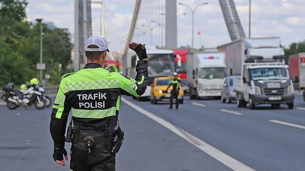 İstanbul’da bugün bazı yollar trafiğe kapatılacak istanbulda-bugun-bazi-yollar-trafige-kapatilacak-evrzFB81.jpg