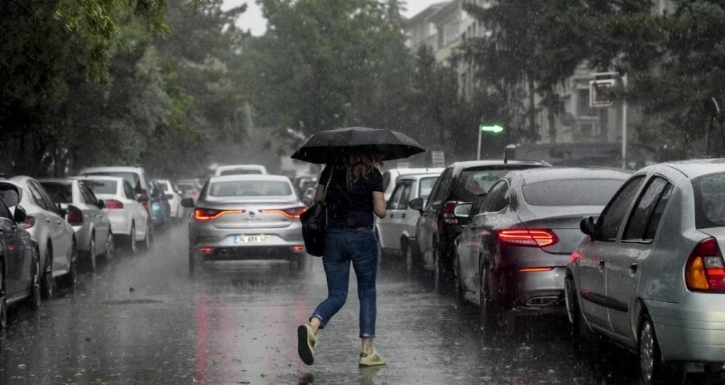 istanbullular-bir-gunde-iki-mevsim-birden-yasiyor-lAcUY14n.jpg