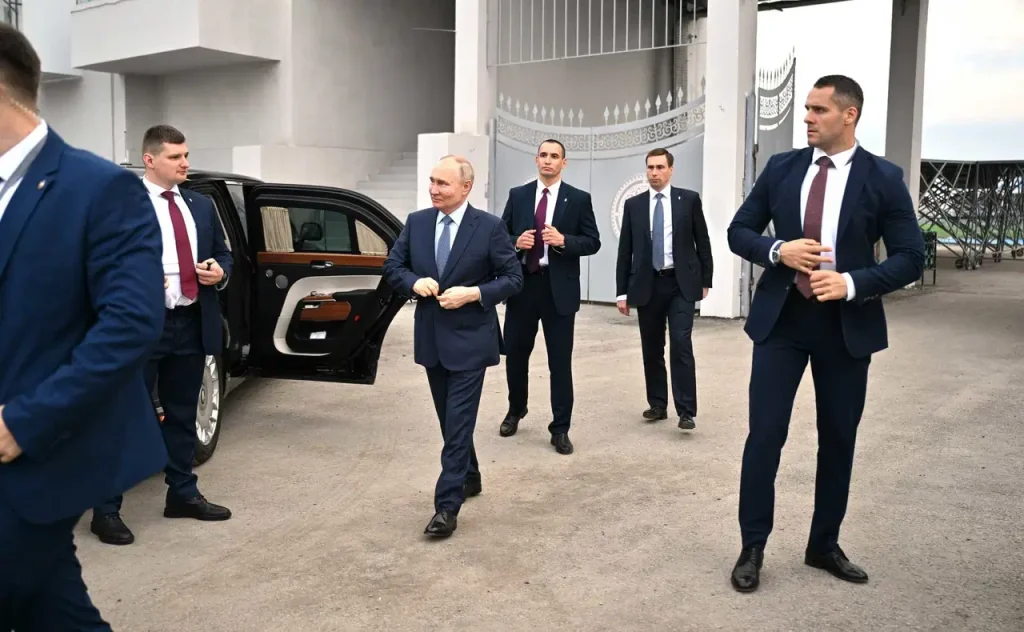 Kremlin’de alarm: Putin için güvenlik önlemleri zirvede kremlinde-alarm-putin-icin-guvenlik-onlemleri-zirvede-UJDwG4yq.jpg