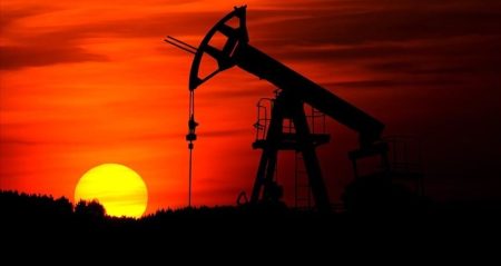 Küresel petrol stokları rekor hızla eriyor