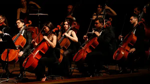 Mersin’de ‘Carmina Burana’ sahne kantatı sanatseverlerle buluştu mersinde-carmina-burana-sahne-kantati-sanatseverlerle-bulustu-8DzjTbHY.png