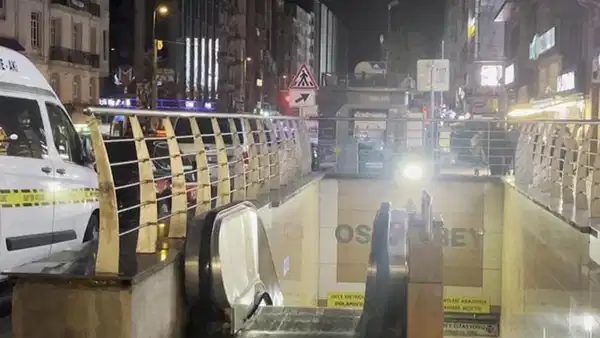 Metro istasyonunda korkunç ölüm! metro-istasyonunda-korkunc-olum-ltRJhOzN.jpg