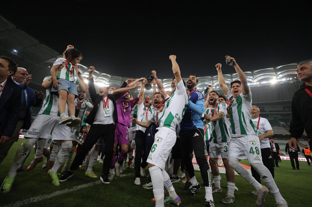 Muğlaspor 1’inci Lig’e yükseldi muglaspor-1inci-lige-yukseldi-eAl8xtQq.jpg