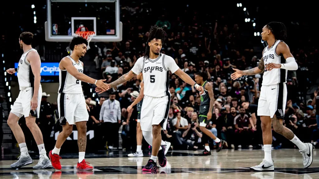 nbade-timberwolvesu-farkli-yenen-spurs-seriyi-1-1-yapti-2ytxEPRI.jpg