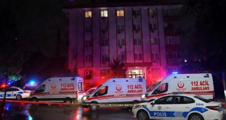 Otel lobisi savaş alanına döndü! Silahlı çatışma çıktı: 2 ölü, 1 ağır yaralı