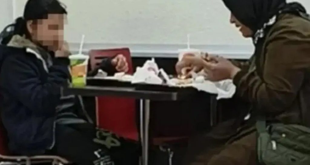 Sosyal medya ayağa kalkmıştı! O restorana ceza kesildi sosyal-medya-ayaga-kalkmisti-o-restorana-ceza-kesildi-KqPY2i7F.jpg