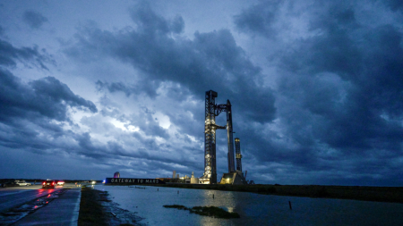 SpaceX’ten rekor planı. Her saat başı roket fırlatılacak