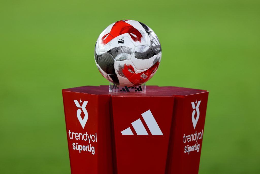 Süper Lig’de küme düşen iki takım belli oldu super-ligde-kume-dusen-iki-takim-belli-oldu-42qpYPej.jpg