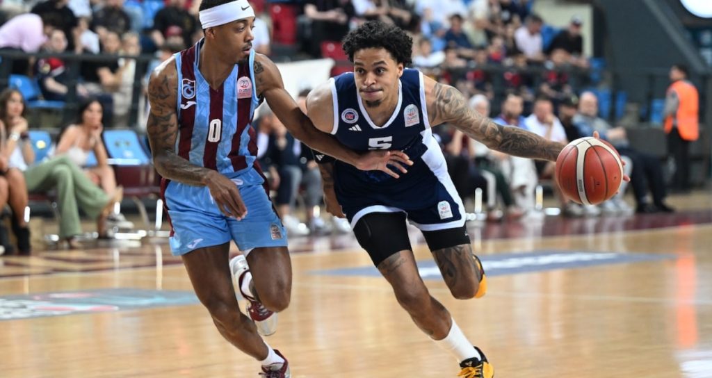trabzonspor-elendi-bahcesehir-yari-finalde-VJgA8mgf.jpg