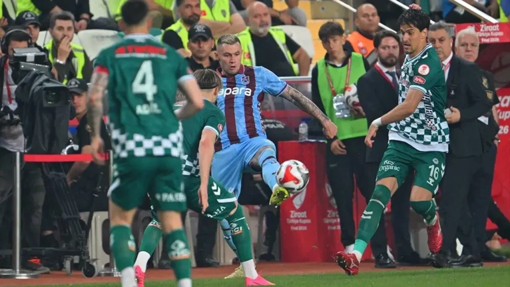 Trabzonspor ve Konyaspor, PFDK’ye sevk edildi trabzonspor-ve-konyaspor-pfdkye-sevk-edildi-84FLOpG1.jpg