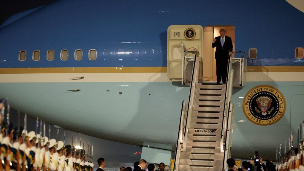 trumpin-cin-ziyareti-basladi-CIqkebAi.jpg