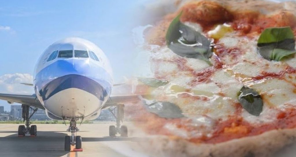 Uçaklarını çöle çeken dev şirket uçak bileti yerine pizza dağıtacak ucaklarini-cole-ceken-dev-sirket-ucak-bileti-yerine-pizza-dagitacak-c7afeHs6.jpg