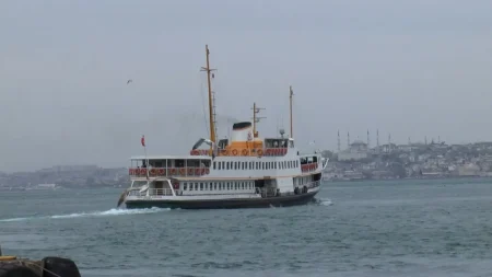 Vapurdan inmediği tespit edildi: Azerbaycanlı kadın denizde aranıyor