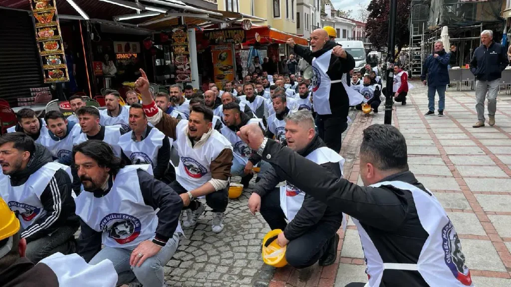 Zonguldaklı madenciler, 1 Mayıs Emek ve Dayanışma Günü’nü Edirne’de kutladı zonguldakli-madenciler-1-mayis-emek-ve-dayanisma-gununu-edirnede-kutladi-B7hQetHE.jpg