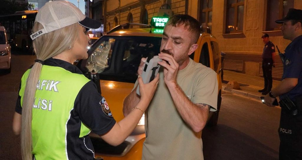 4 günlük ehliyetle alkollü yakalandı