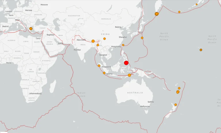 7.8 magnitude earthquake in the Philippines
