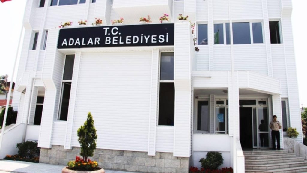 Adalar Belediyesi’ne operasyon: Başkan Ali Ercan Akpolat gözaltına alındı