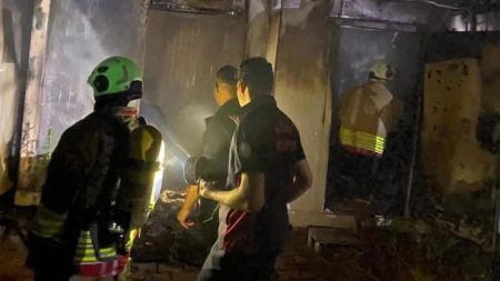 Alevlere teslim olan konteyner kullanılamaz hale geldi
