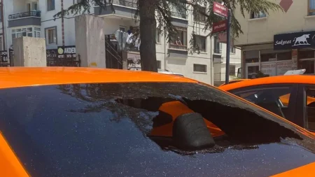Ankara’da taksi durağına satırlı ve sopalı saldırı