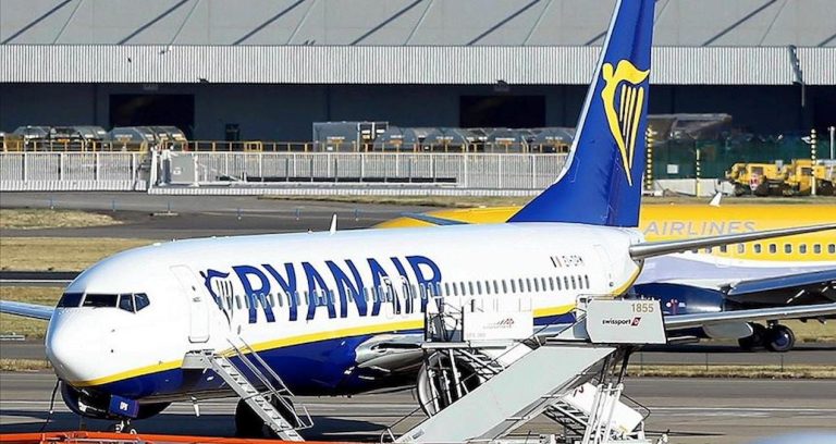 Anne, çocuğu yanyana oturtmak için alınan ücrete soruşturma