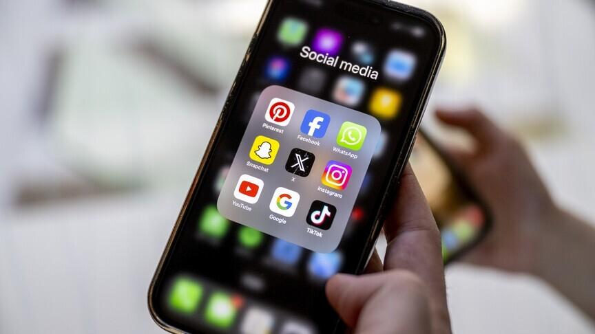 BAE’de 15 yaş altı için sosyal medya yasağı getirildi BAE’de 15 yaş altı için sosyal medya yasağı getirildi
