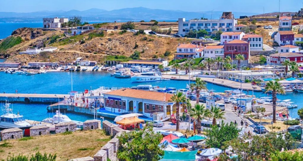 Bozcaada’ya bu araçlarla girenler ‘kapıdan dönecek’