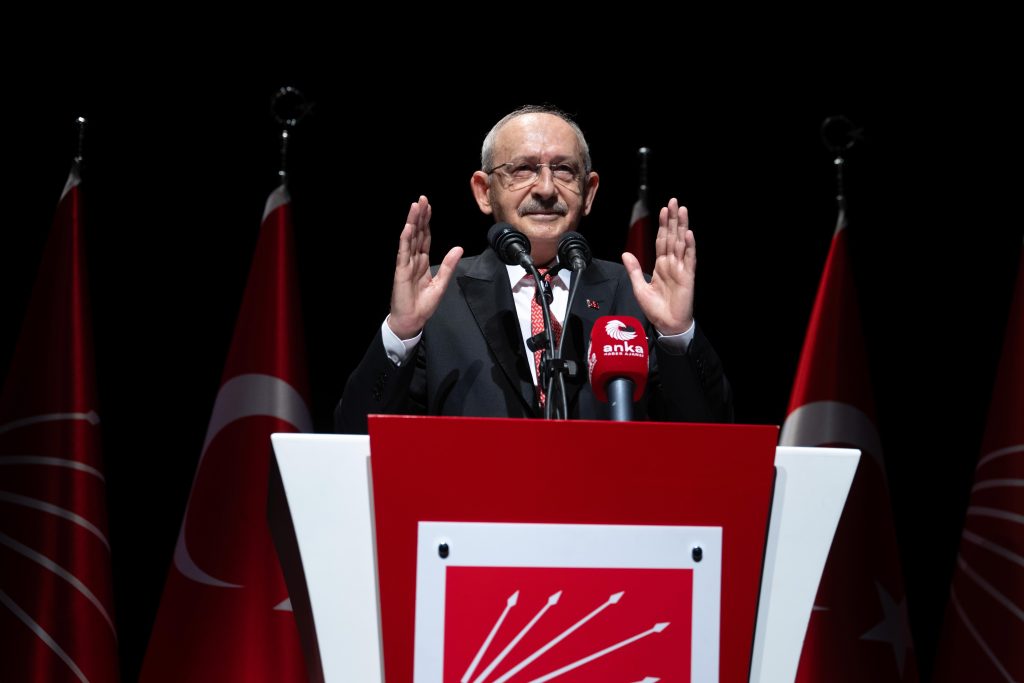 CHP’de gözler saat 13.00’te: Gündem ihraç kararları ve kurultay CHP’de gözler saat 13.00’te: Gündem ihraç kararları ve kurultay
