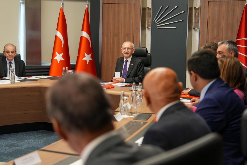 CHP’de iki il başkanı daha görevden alındı