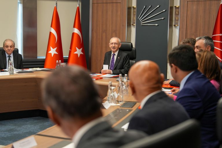 CHP’de iki il başkanı daha görevden alındı