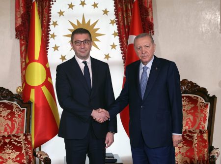 Cumhurbaşkanı Erdoğan, Kuzey Makedonya Başbakanı Mickoski’yi kabul etti Cumhurbaşkanı Erdoğan, Kuzey Makedonya Başbakanı Mickoski’yi kabul etti