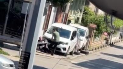Eşini rahatsız ettiğini öne sürdüğü kişiyi bacağından vurdu Eşini rahatsız ettiğini öne sürdüğü kişiyi bacağından vurdu