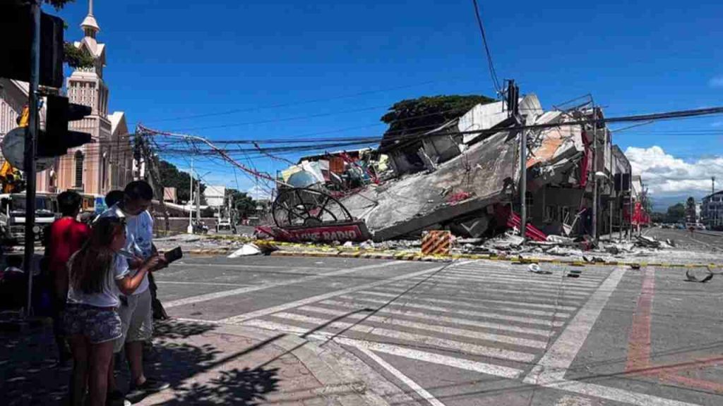 Filipinler’de şiddetli deprem…