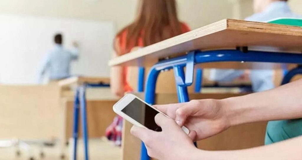 İlkokulda cep telefonu kullanımı yasaklandı! ilkokulda-cep-telefonu-kullanimi-yasaklandi-6yzwGPEW.jpg