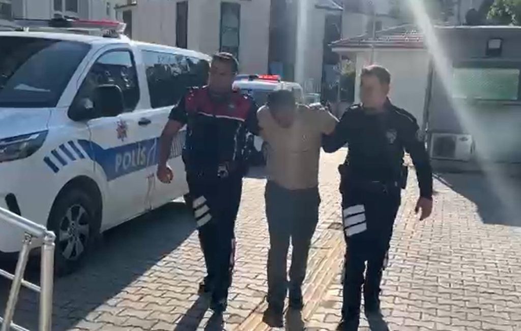 Interpol kırmızı bültenle arıyor. Sahte kimlikle Kütahya’da yakalandı