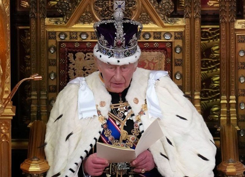 Kral Charles, Buckingham Sarayı’nı terk ediyor.