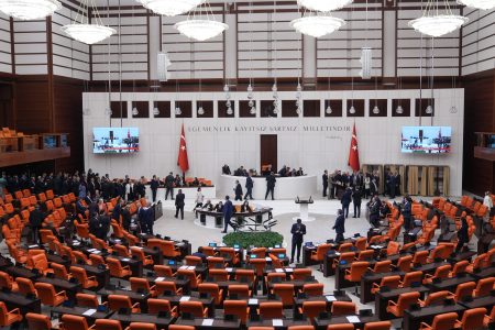 Meclis’te sandalye dağılımı değişti Meclis’te sandalye dağılımı değişti
