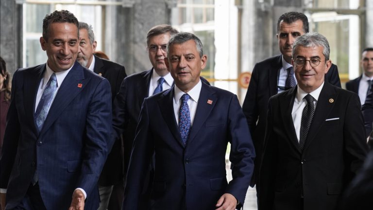 Özgür Özel cephesinde 15 günlük süre bitti, gözler Genel Merkez’e çevrildi