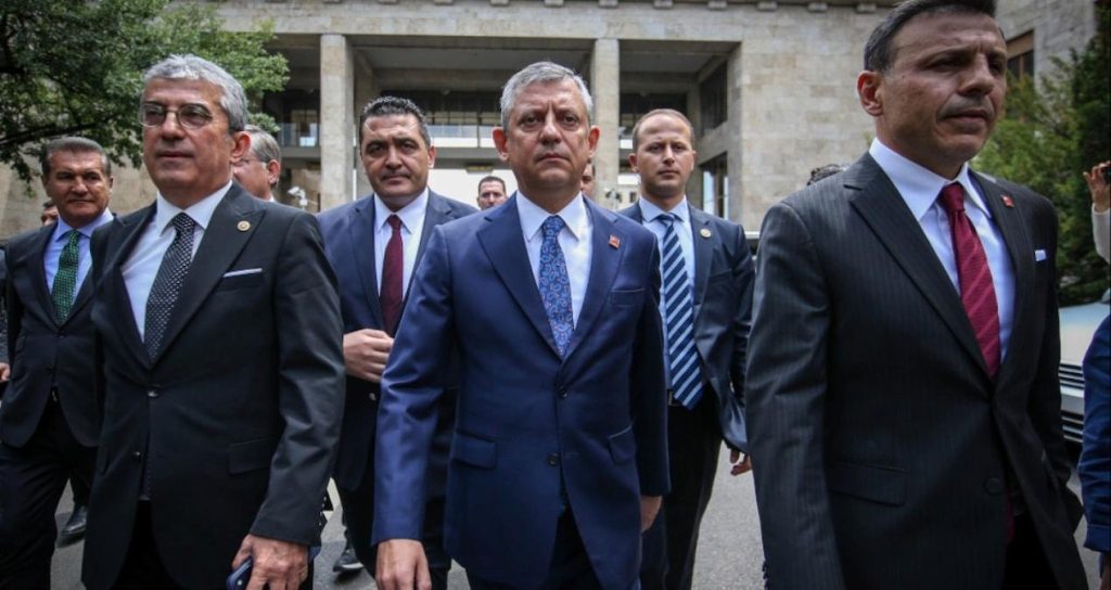 Özgür Özel’in yeni partisi için tarih belli oldu Özgür Özel’in yeni partisi için tarih belli oldu