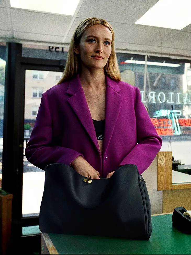 sarah-pidgeon-balenciaga-kampanyasi-ve-burberry-tribun-stili-dVtgRwhl.jpeg