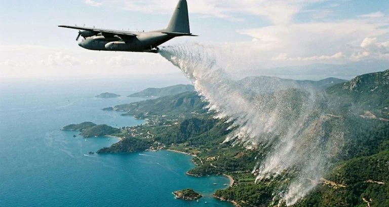 Sie warfen Tonnen davon pro Flugzeug ins Land.