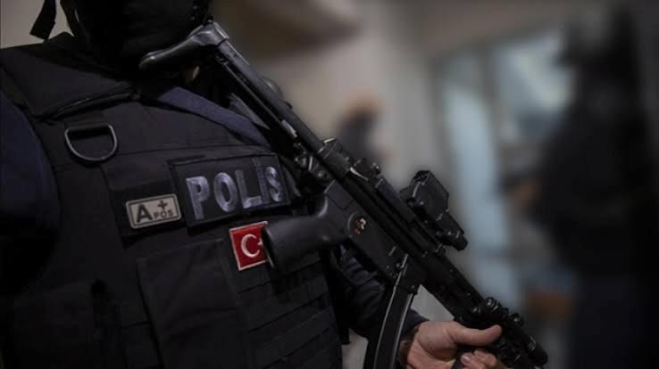 Sokak çetelerine 5 ilde büyük operasyon: 32 şüpheli hakkında adli işlem Sokak çetelerine 5 ilde büyük operasyon: 32 şüpheli hakkında adli işlem