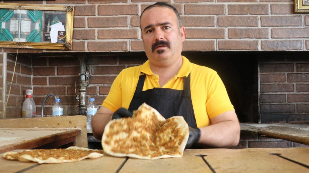 Ucuza lahmacun sattığı için şikayet edilen esnaf: ‘Yüzde 15 karla satıyorum’