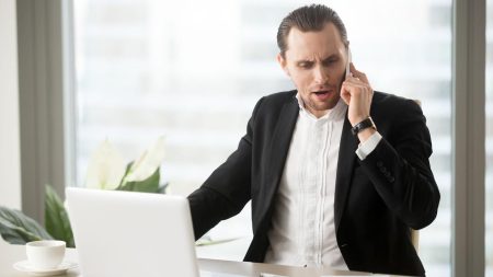 Yapay zeka destekli sahte yöneticiler şirketleri tehdit ediyor Yapay zeka destekli sahte yöneticiler şirketleri tehdit ediyor
