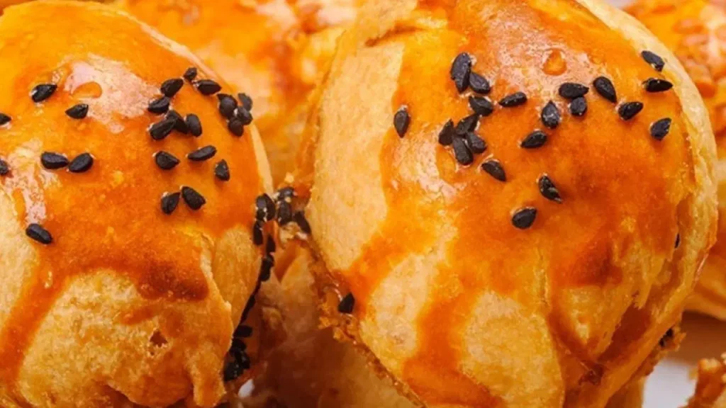 yumusacik-corek-otlu-pogaca-tarifi-aLrLLuRS.jpg