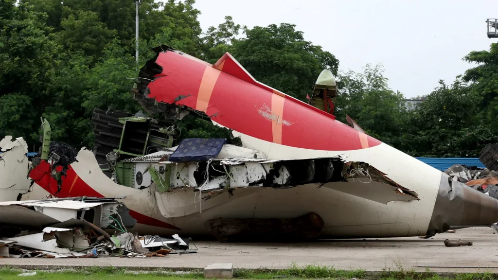 260 kişi ölmüştü. Kokpit kayıtları çözüldü, pilot incelemesi tamamlandı 260 kişi ölmüştü. Kokpit kayıtları çözüldü, pilot incelemesi tamamlandı